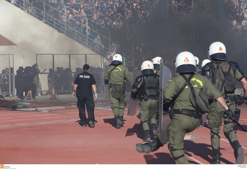 Τραυματίες οπαδοί της ΑΕΚ σταμάτησαν στο νοσοκομείο Λαμίας για τις πρώτες βοήθειες